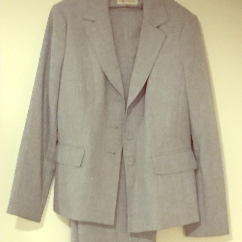 Pant suit